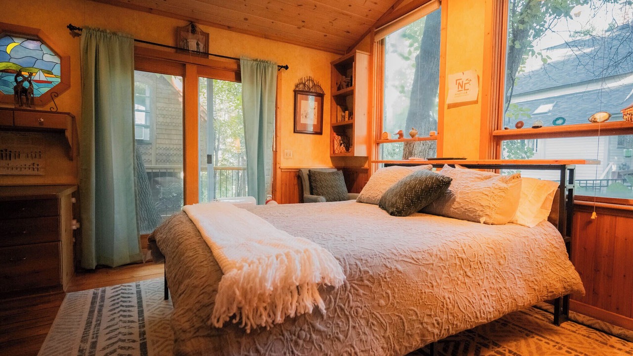 Photo of Bedroom in Bayport