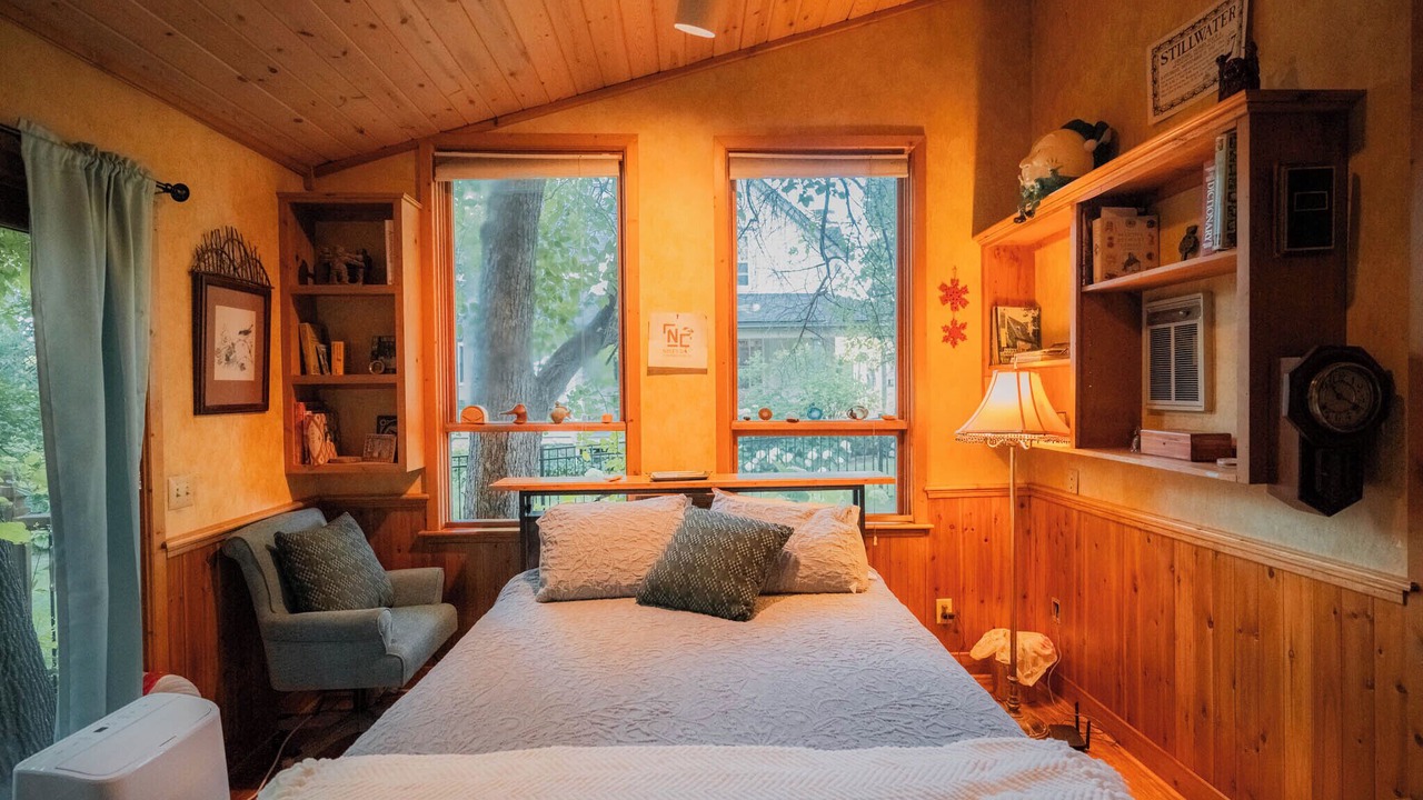 Photo of Bedroom in Bayport