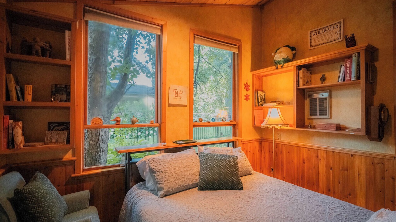 Photo of Bedroom in Bayport