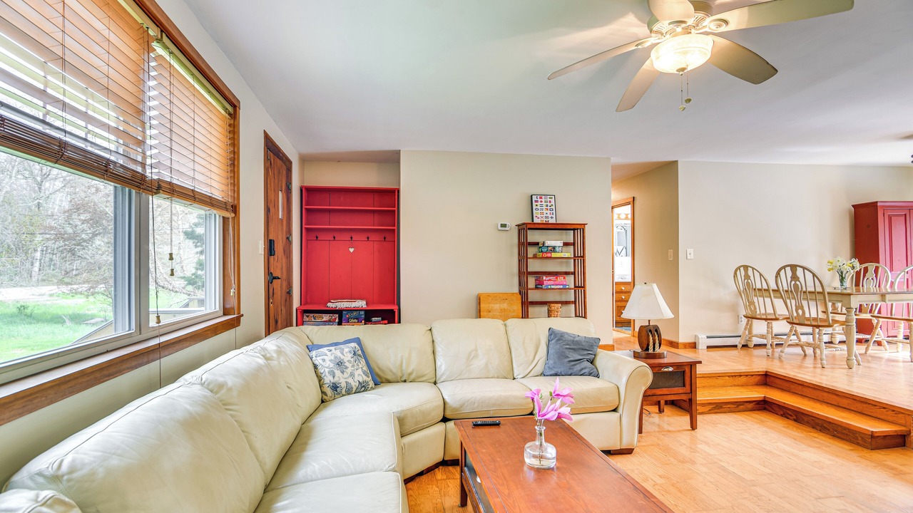 Photo of Livingroom in Adamsville