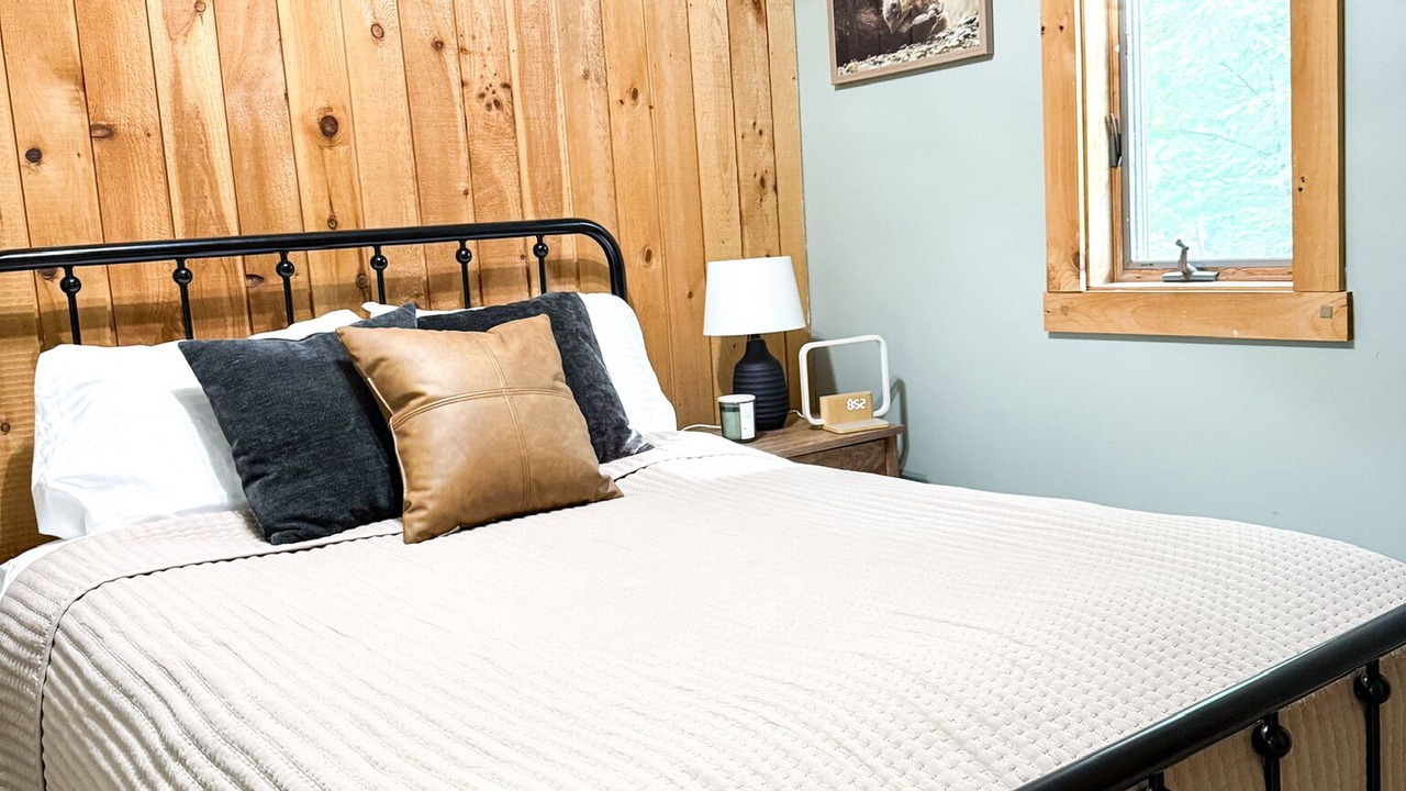 Photo of Bedroom in Campton