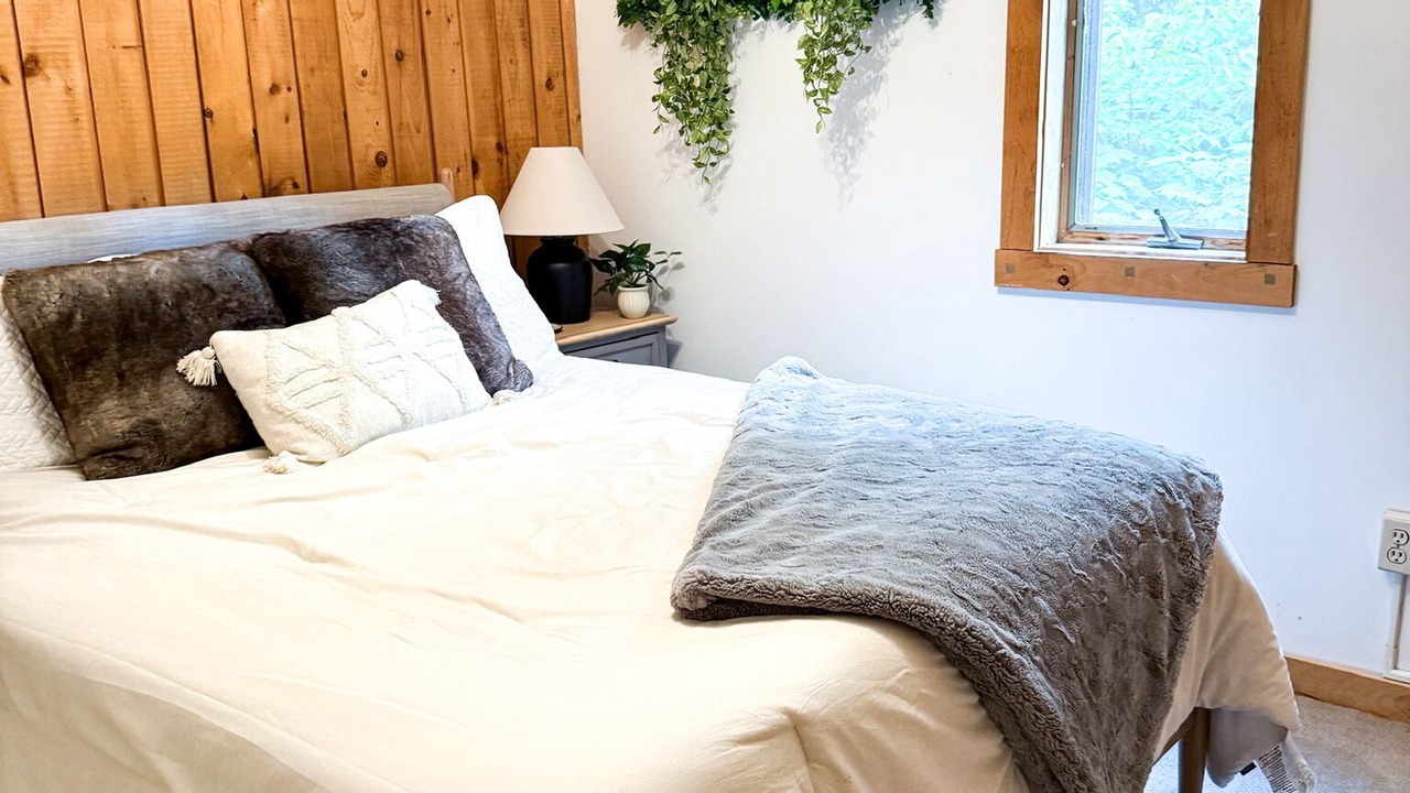 Photo of Bedroom in Campton