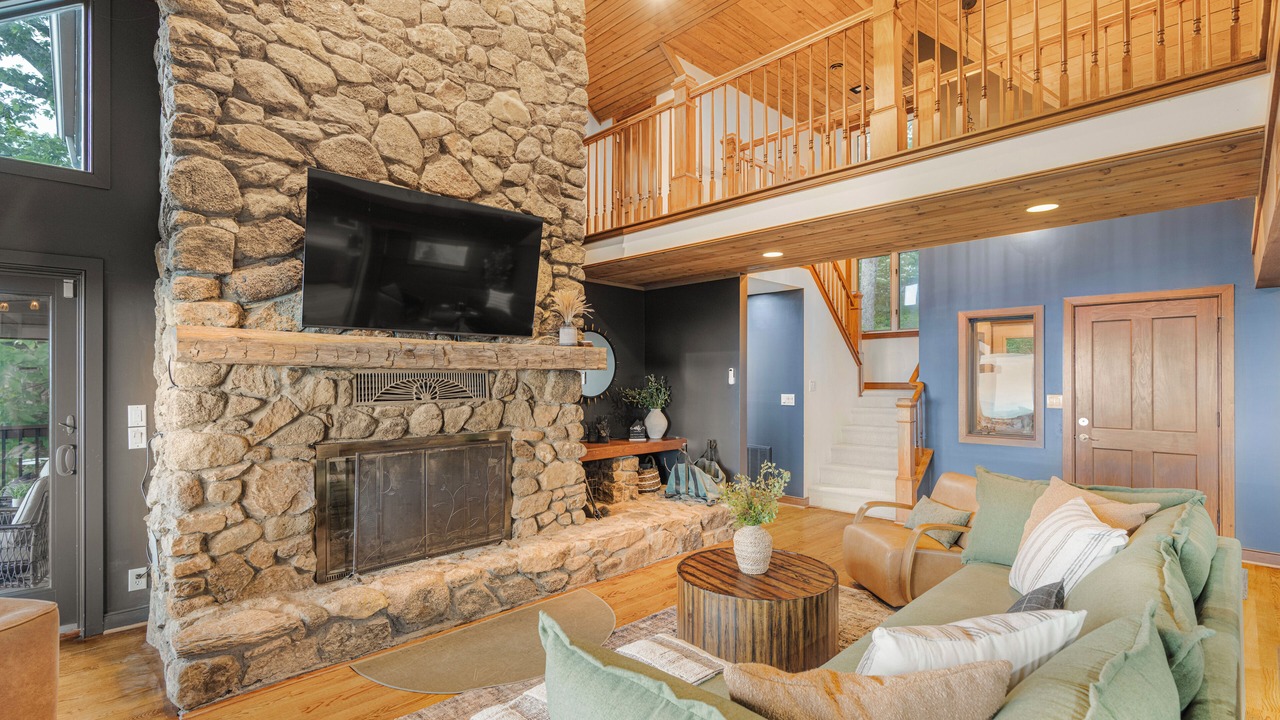 Photo of Livingroom in Wintergreen