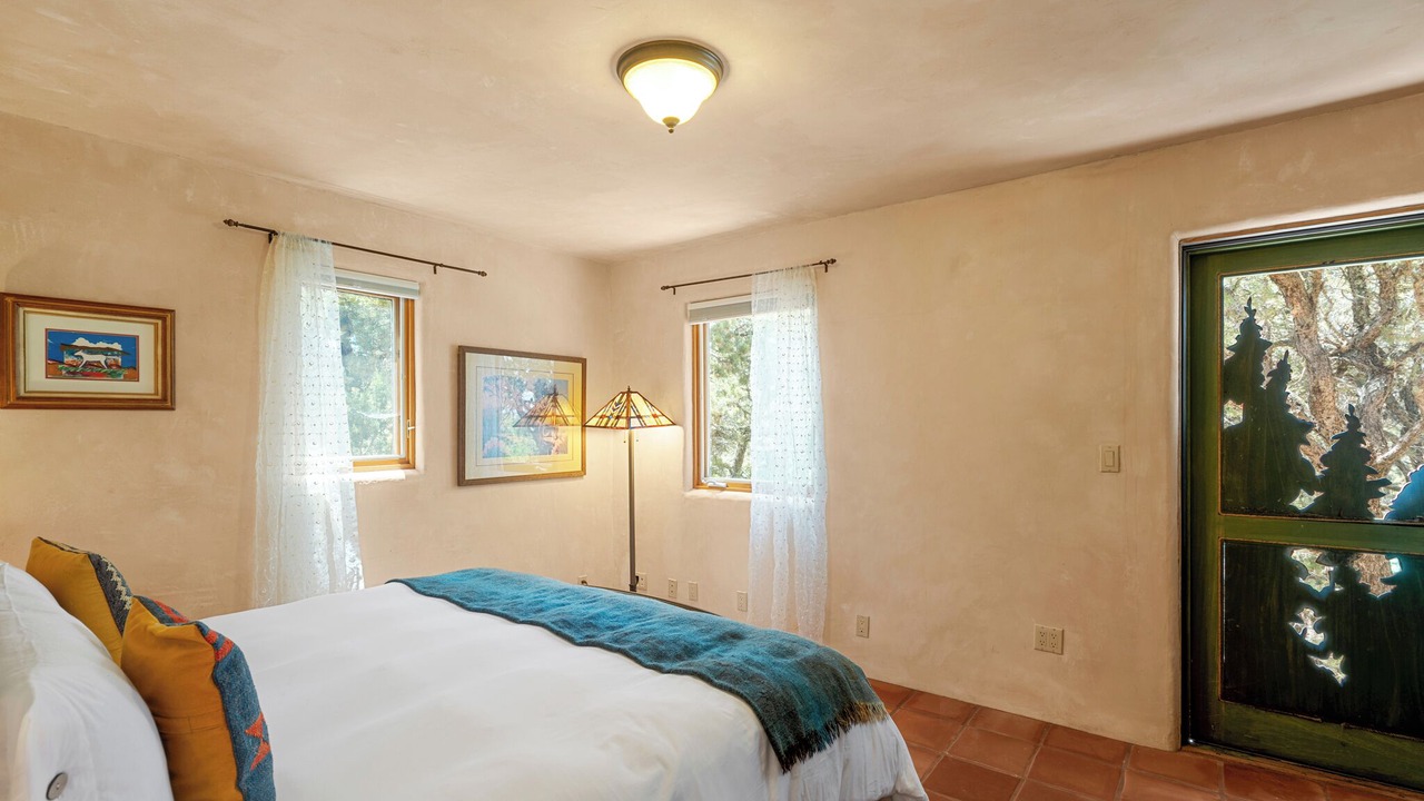 Photo of Bedroom in Tesuque Hills