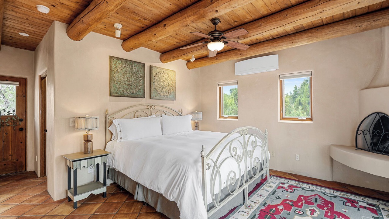 Photo of Bedroom in Tesuque Hills