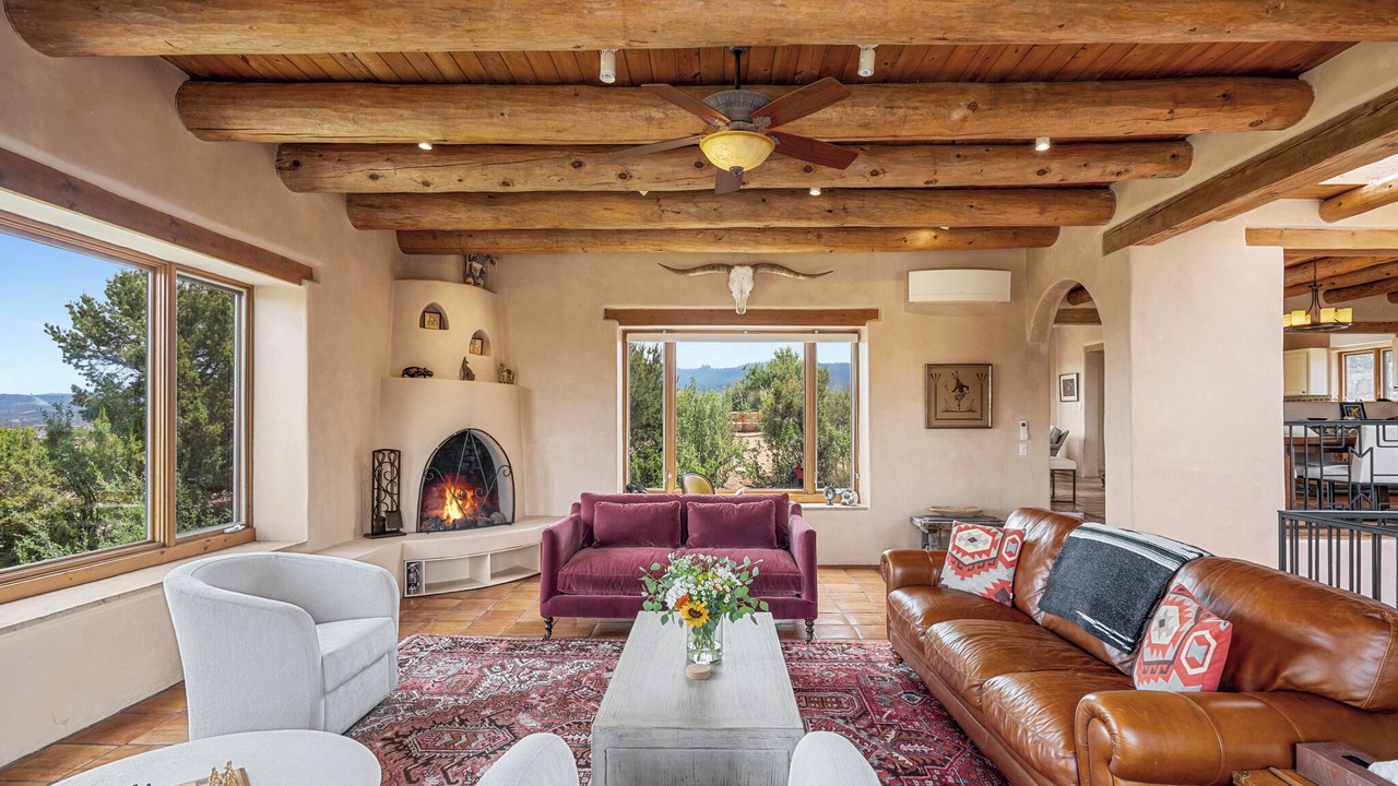 Photo of Livingroom in Tesuque Hills
