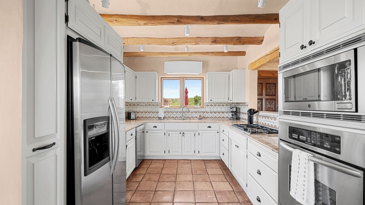 Photo of Kitchen in Tesuque Hills