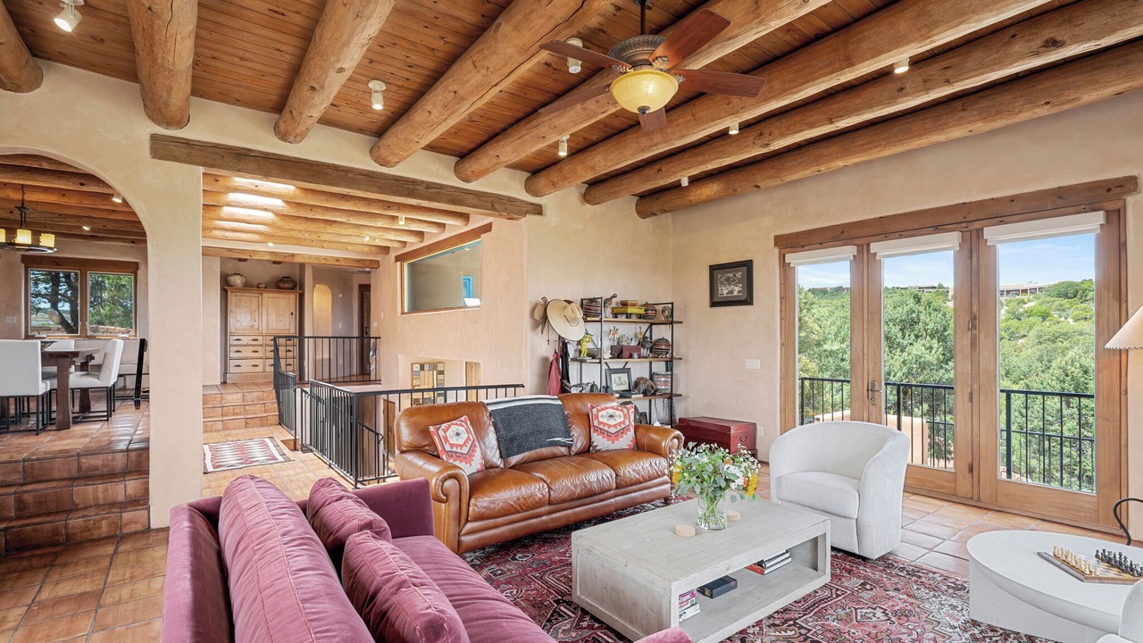 Photo of Livingroom in Tesuque Hills