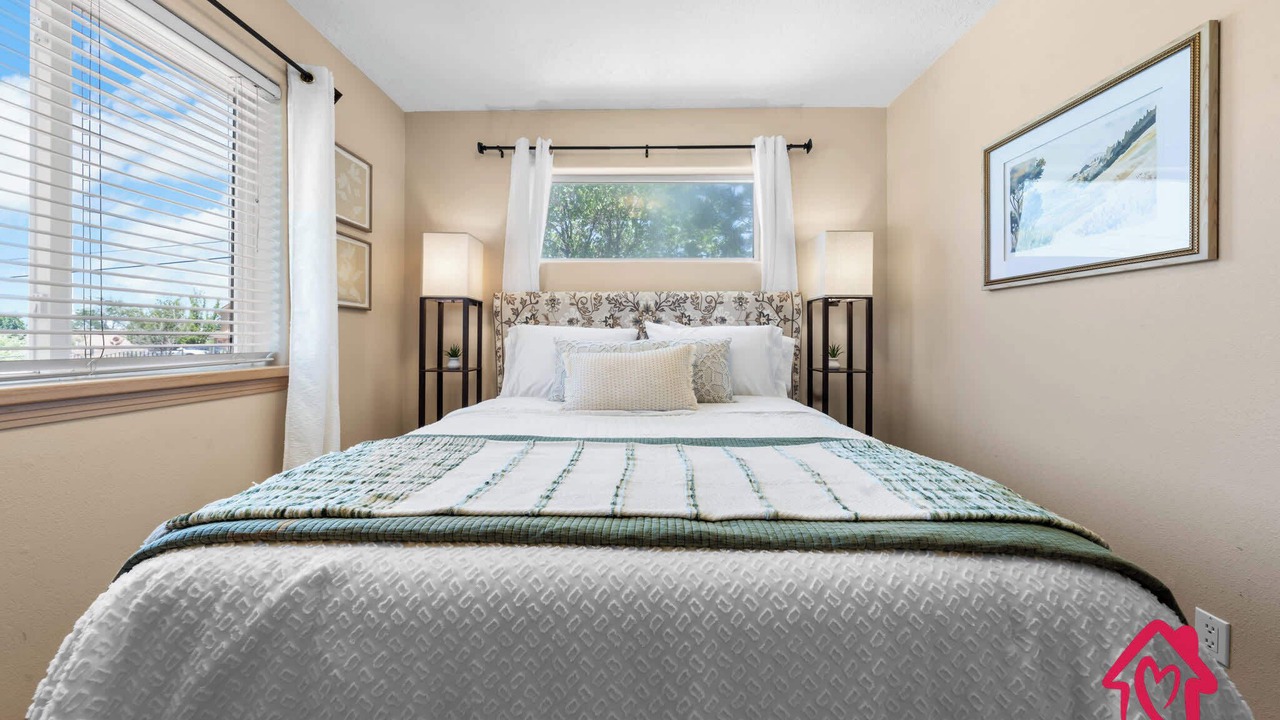 Photo of Bedroom in North Albuquerque Acres