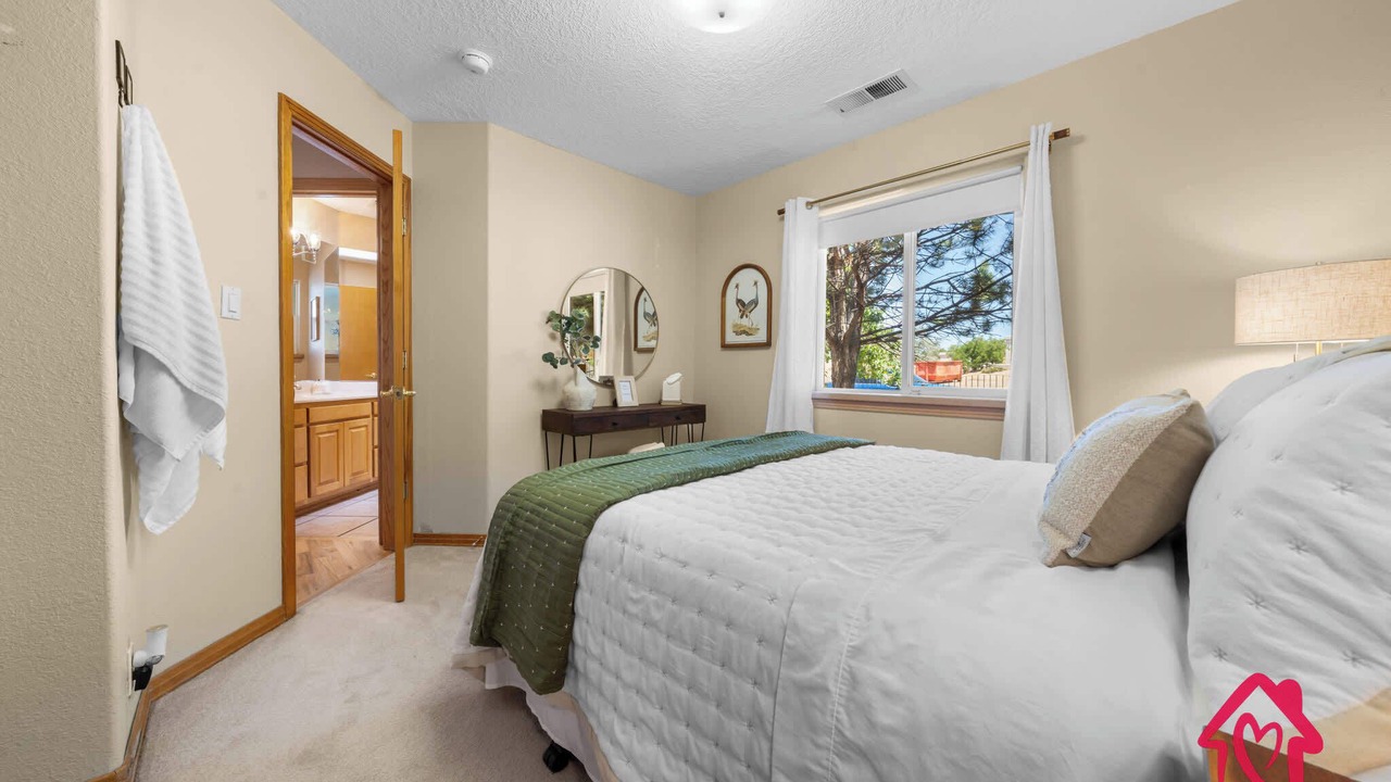 Photo of Bedroom in North Albuquerque Acres