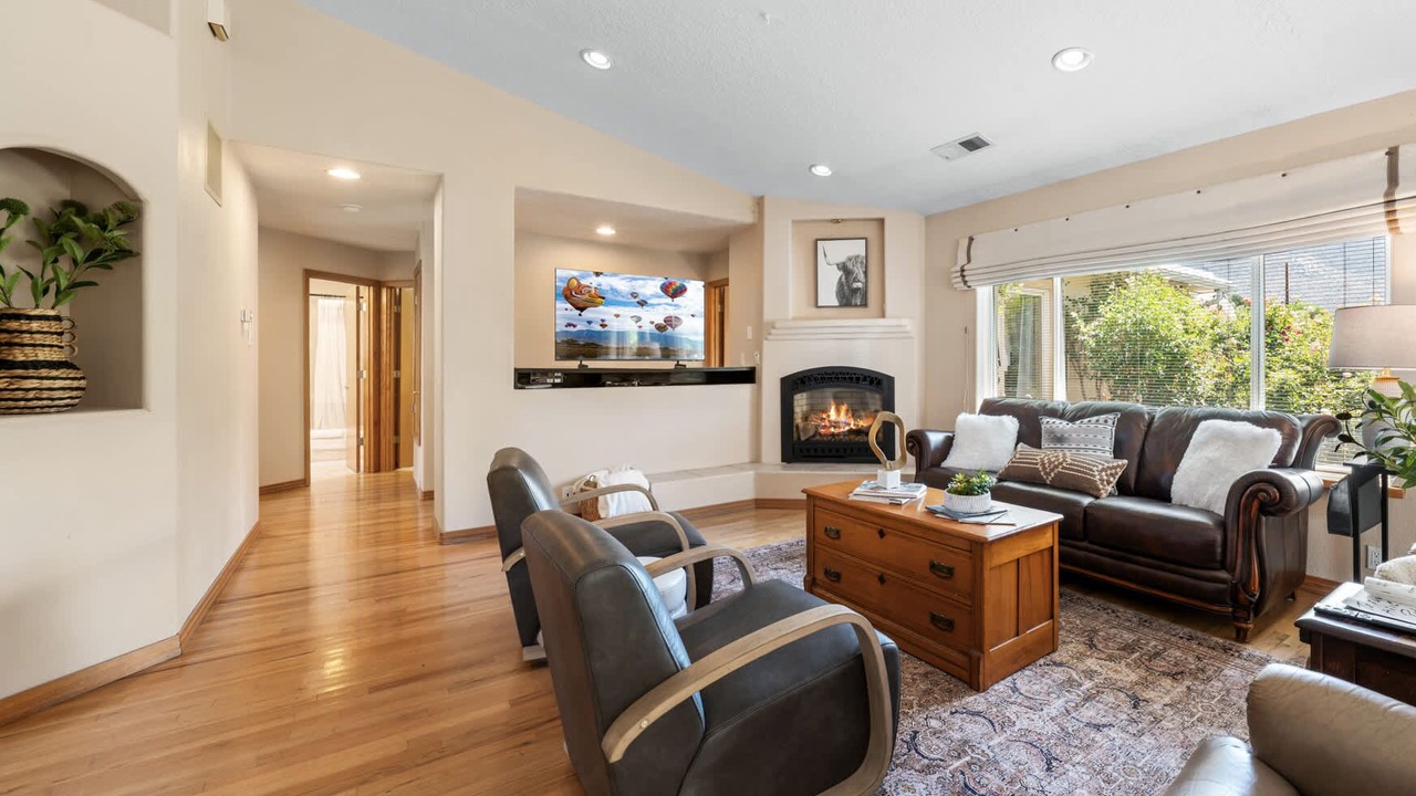 Photo of Livingroom in North Albuquerque Acres