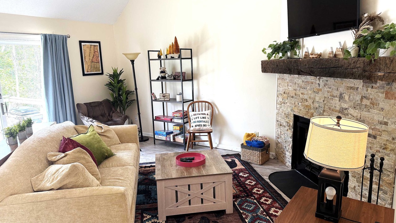 Photo of Livingroom in Hancock