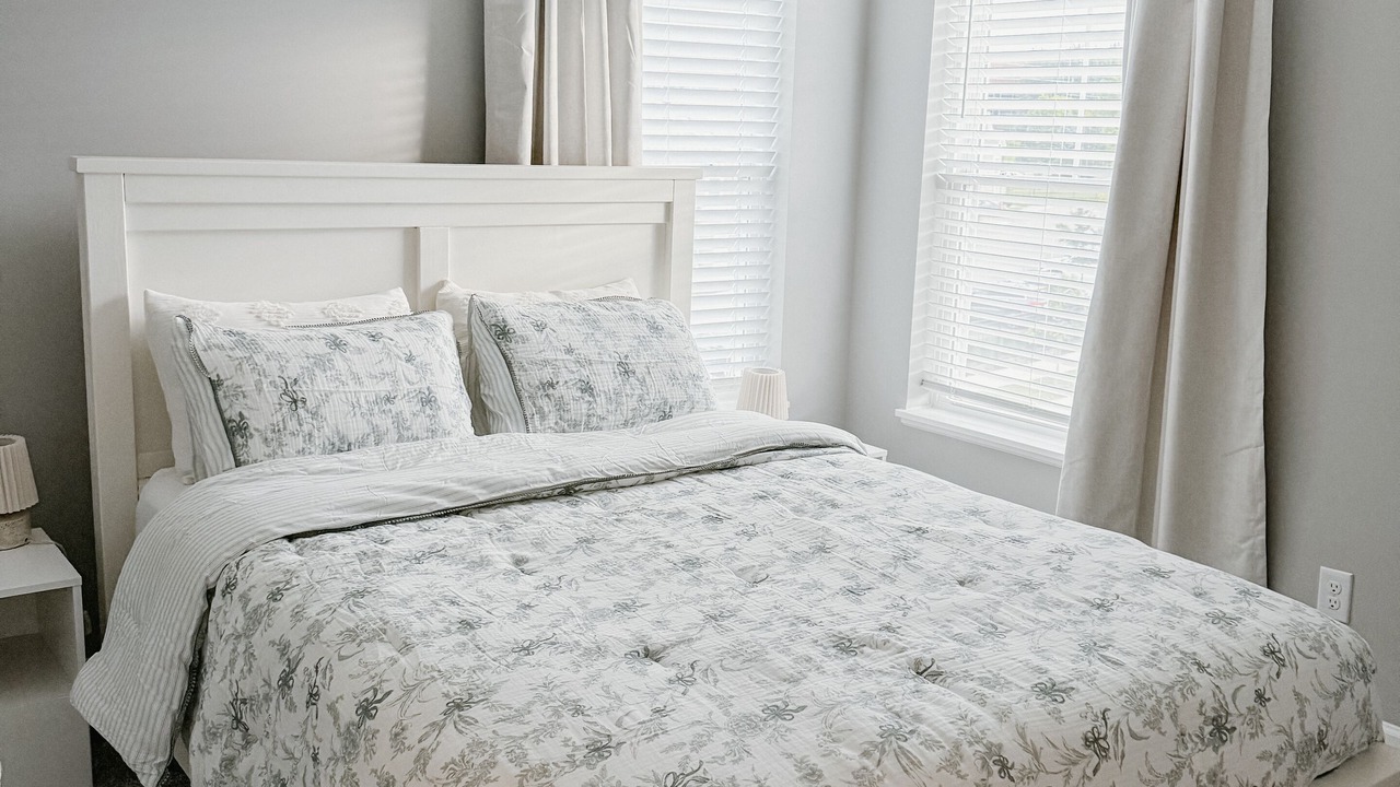 Photo of Bedroom in Oakdale