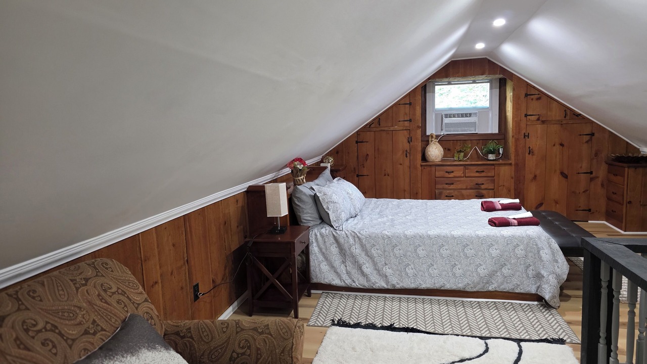 Photo of Bedroom in Maple Hill