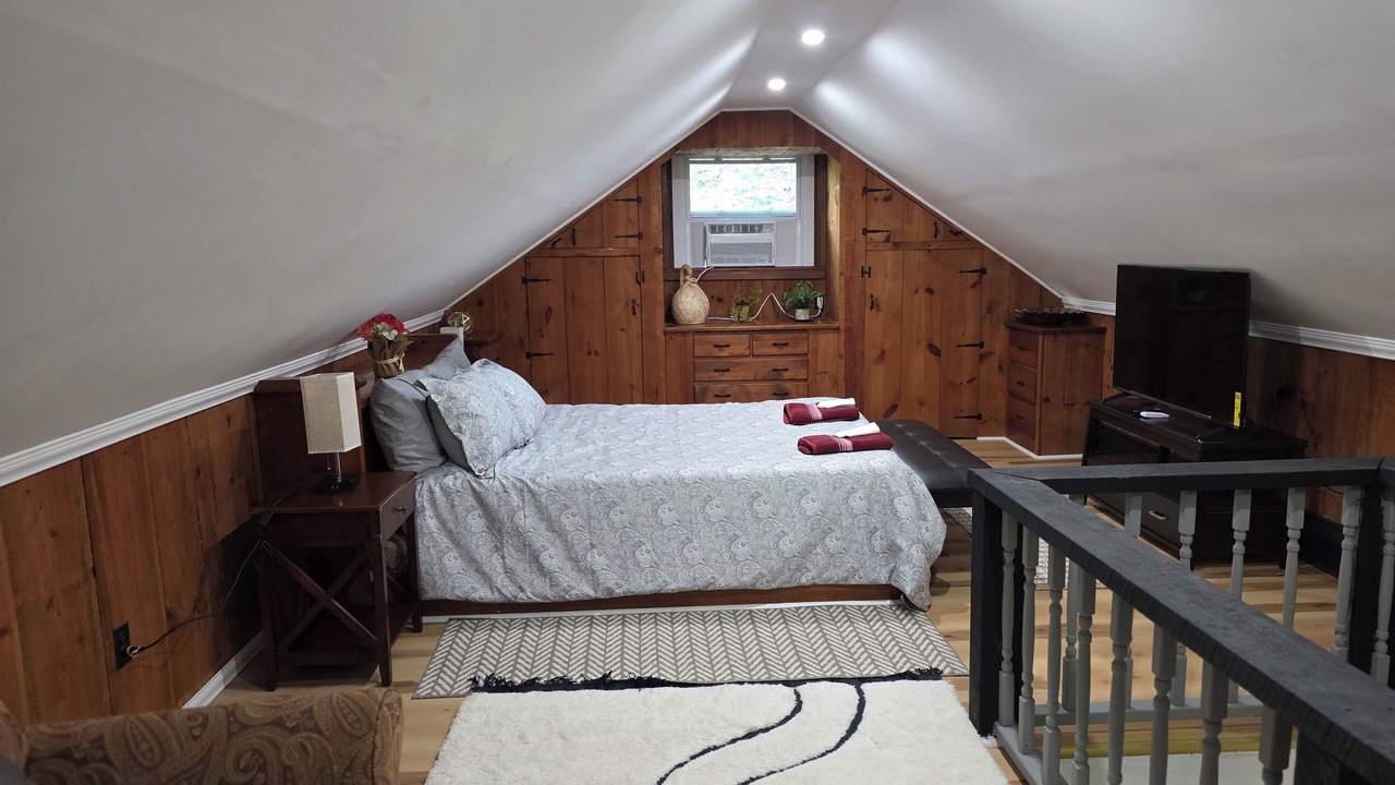 Photo of Bedroom in Maple Hill