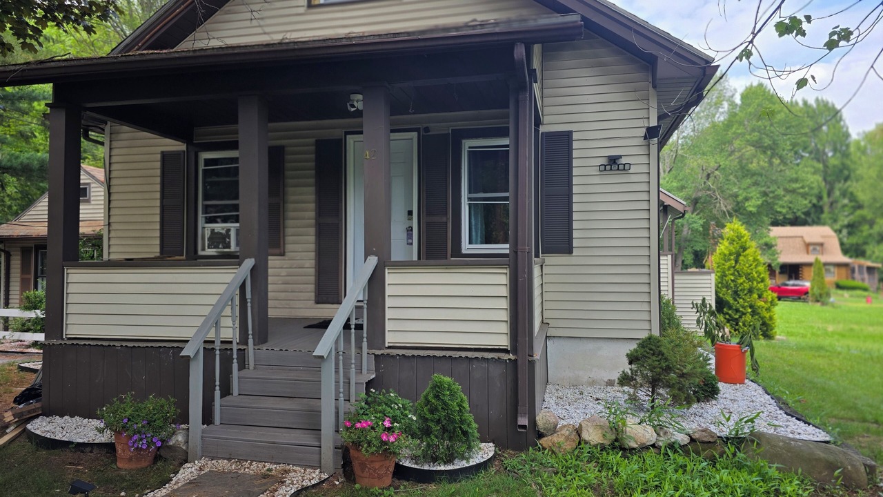 Photo of Outdoor in Maple Hill