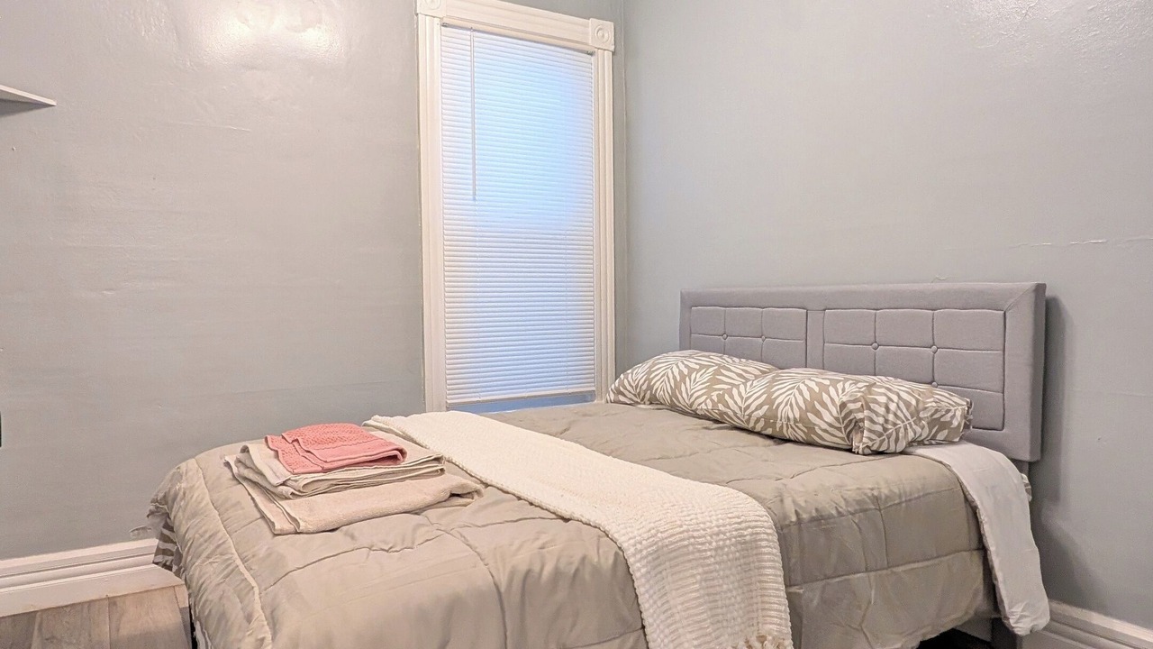 Photo of Bedroom in Utica