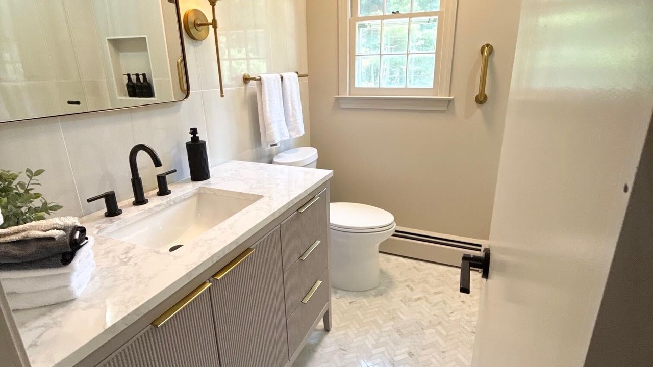 Photo of Bathroom in Redding Ridge