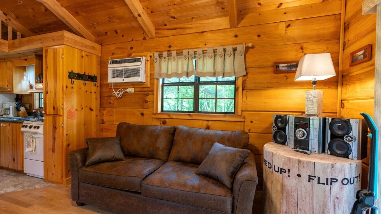 Photo of Livingroom in Big Bend Township