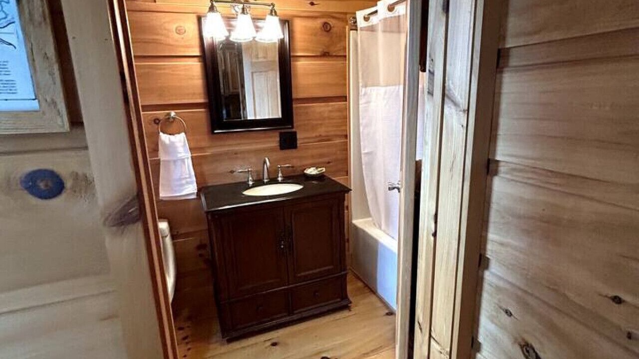 Photo of Bathroom in Meadows Of Dan