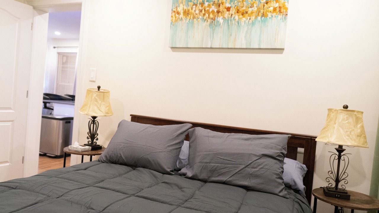 Photo of Bedroom in Dudley - Brunswick King
