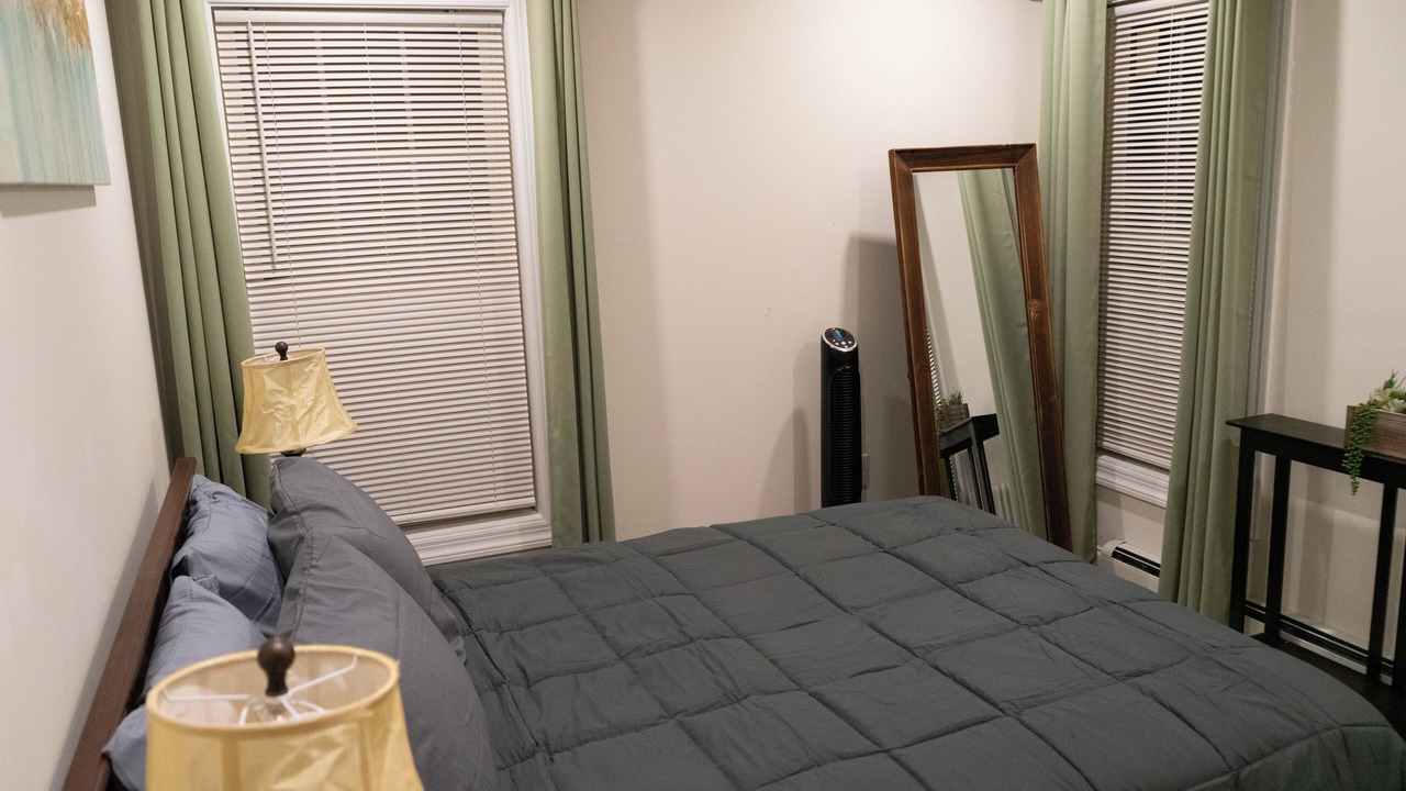 Photo of Bedroom in Dudley - Brunswick King