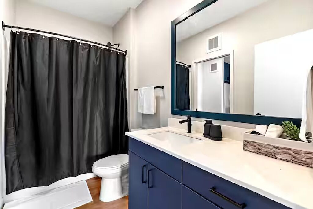 Photo of Bathroom in Downtown Minneapolis