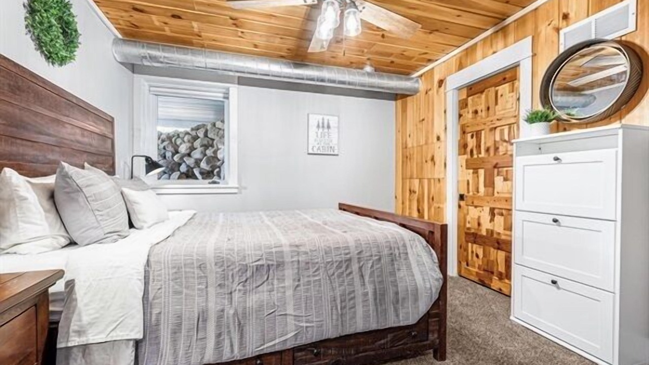 Photo of Bedroom in Stone Lake