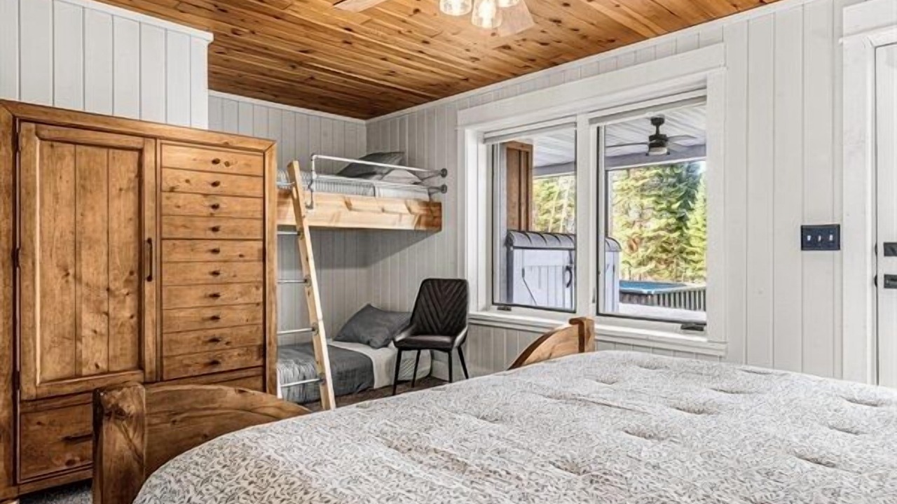 Photo of Bedroom in Stone Lake