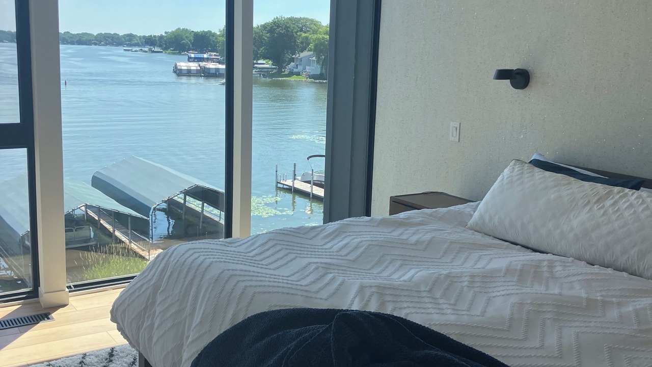 Photo of Bedroom in Mound