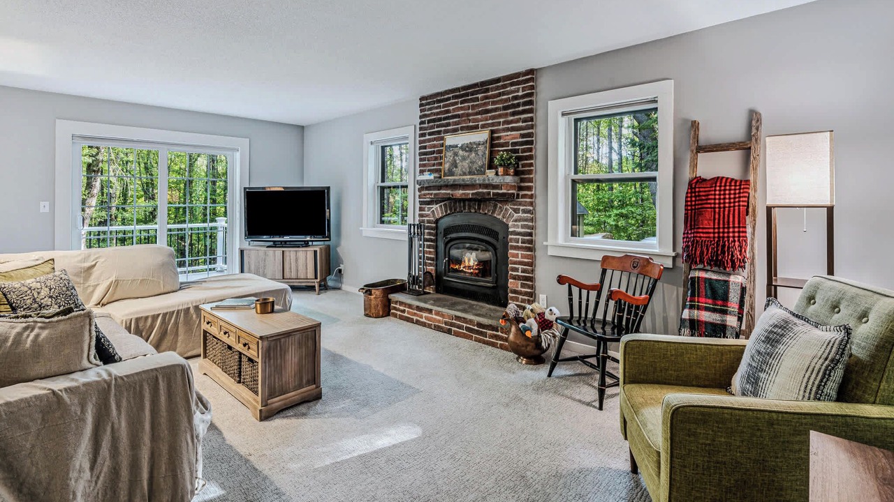Photo of Livingroom in West Hartford