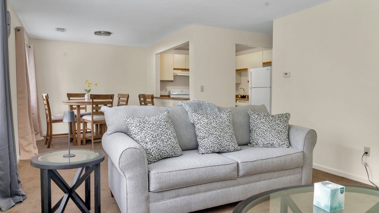 Photo of Livingroom in East Windsor