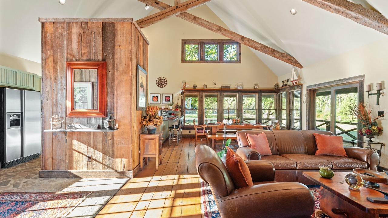 Photo of Livingroom in Goshen