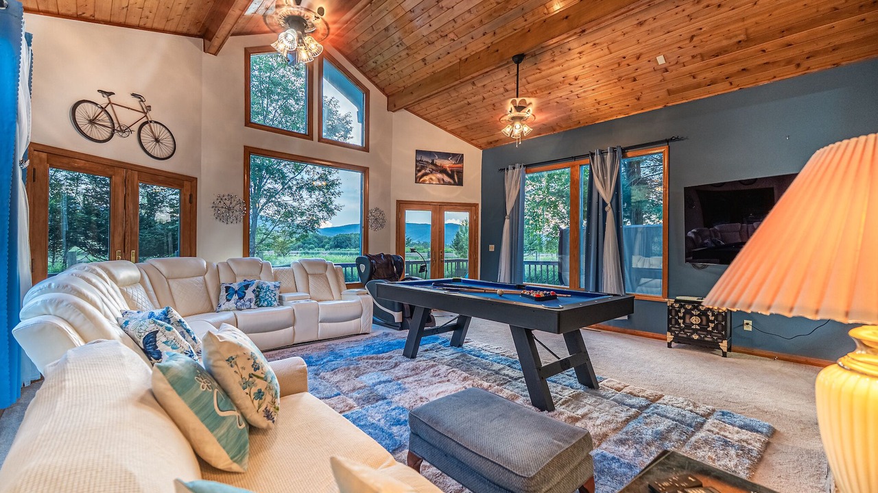 Photo of Livingroom in Davis
