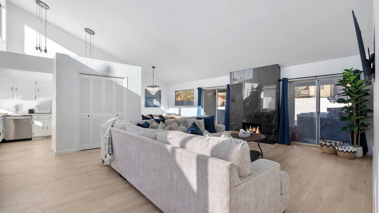 Photo of Livingroom in Northeast Heights