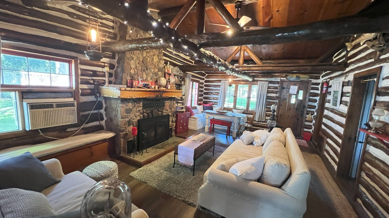 Photo of Livingroom in Chippewa Falls