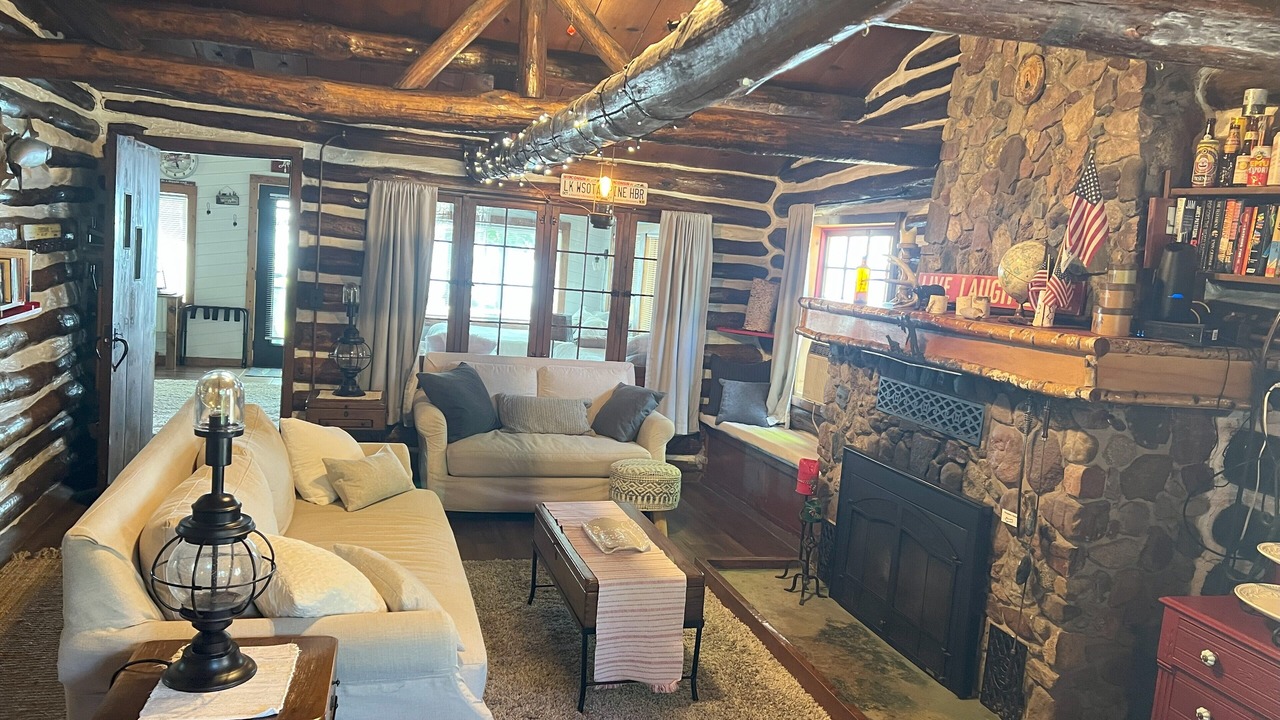 Photo of Livingroom in Chippewa Falls