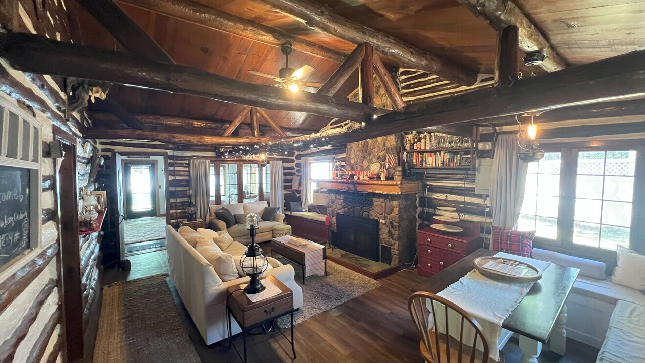 Photo of Livingroom in Chippewa Falls