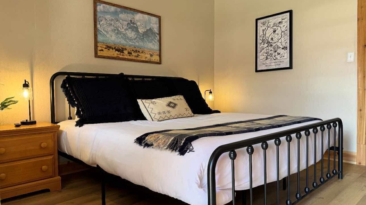 Photo of Bedroom in Eagle Nest