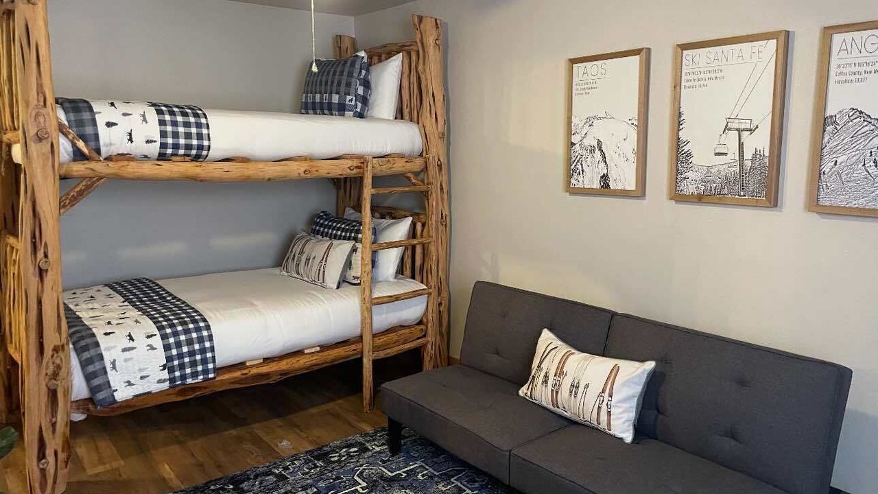 Photo of Bedroom in Eagle Nest
