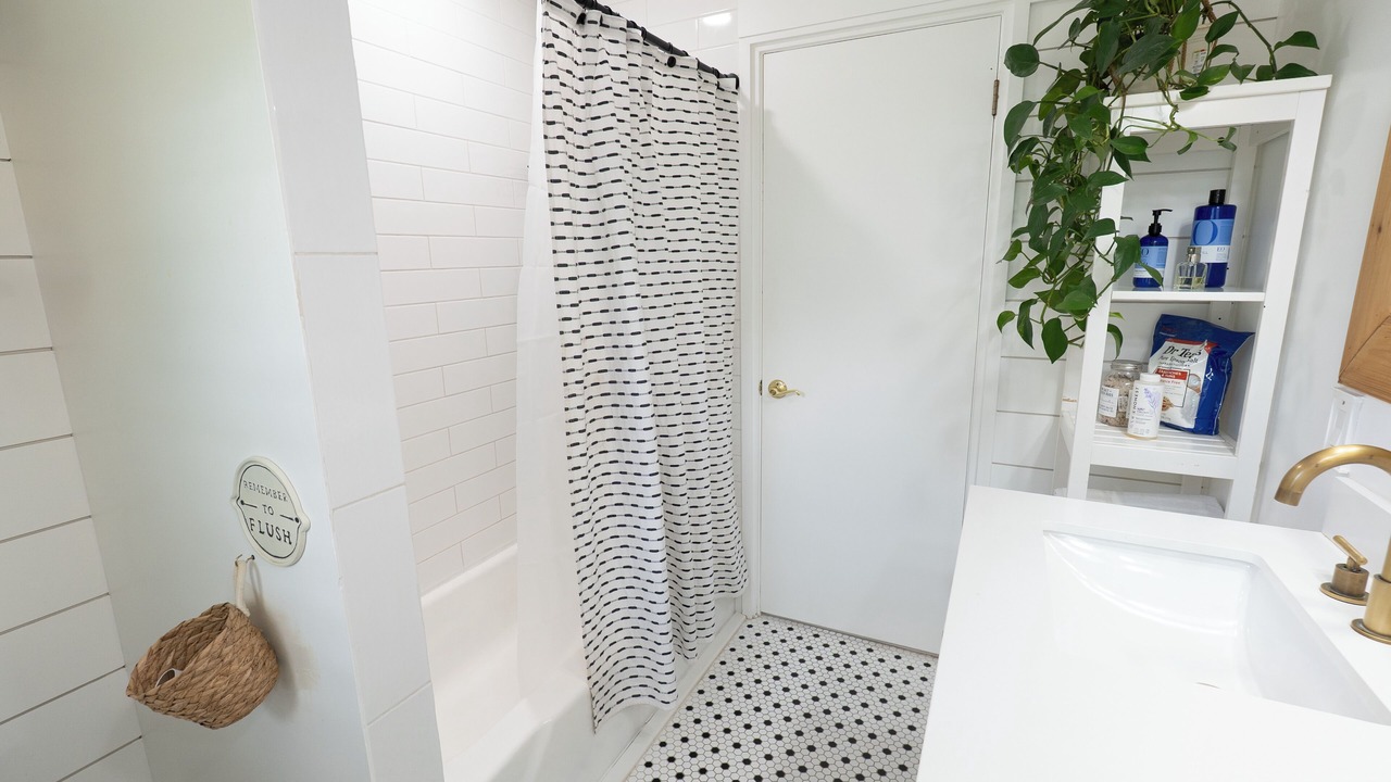 Photo of Bathroom in Orange
