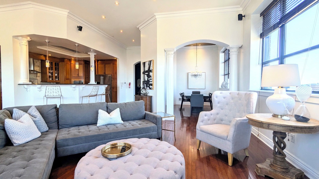 Photo of Livingroom in Central Business District