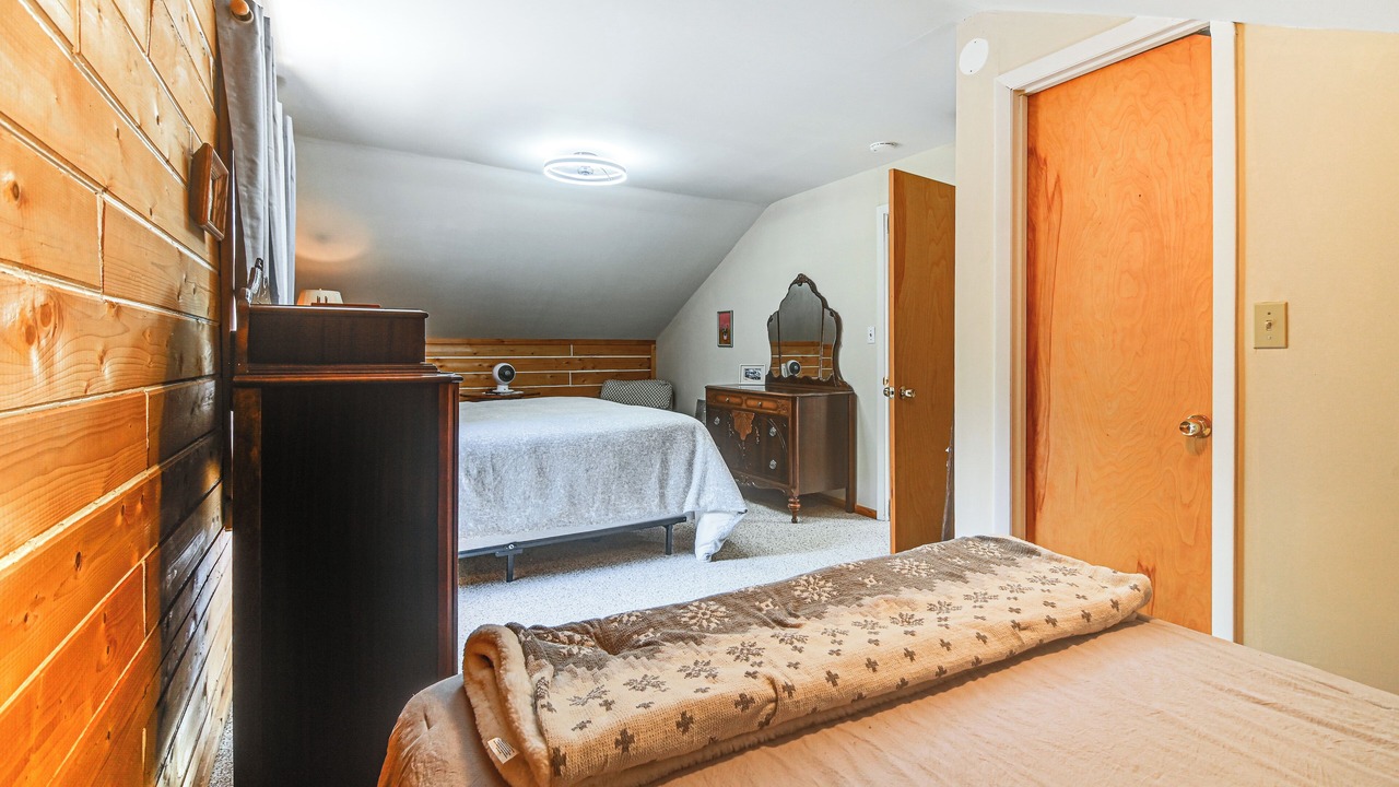 Photo of Bedroom in Oquossoc