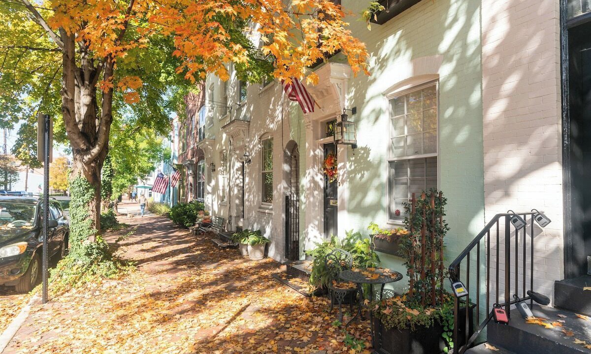 Photo of Others in Old Town Alexandria