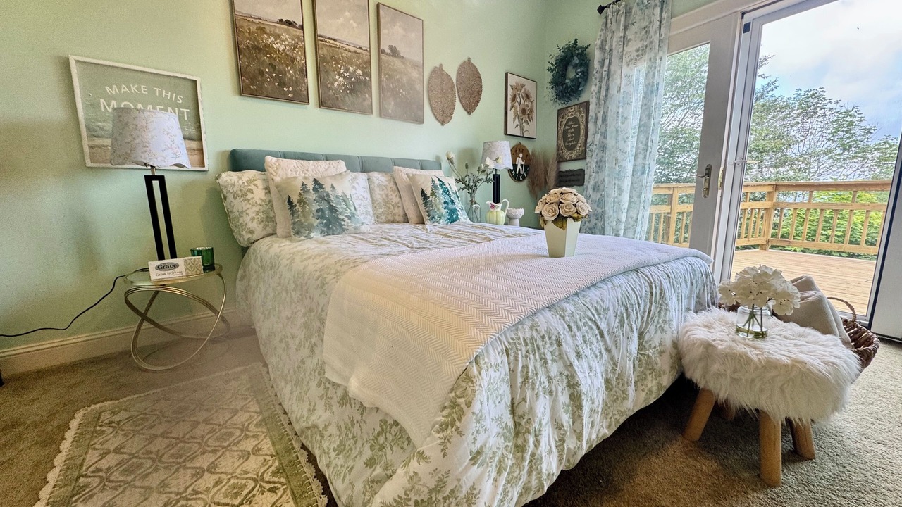 Photo of Bedroom in Old Timberline