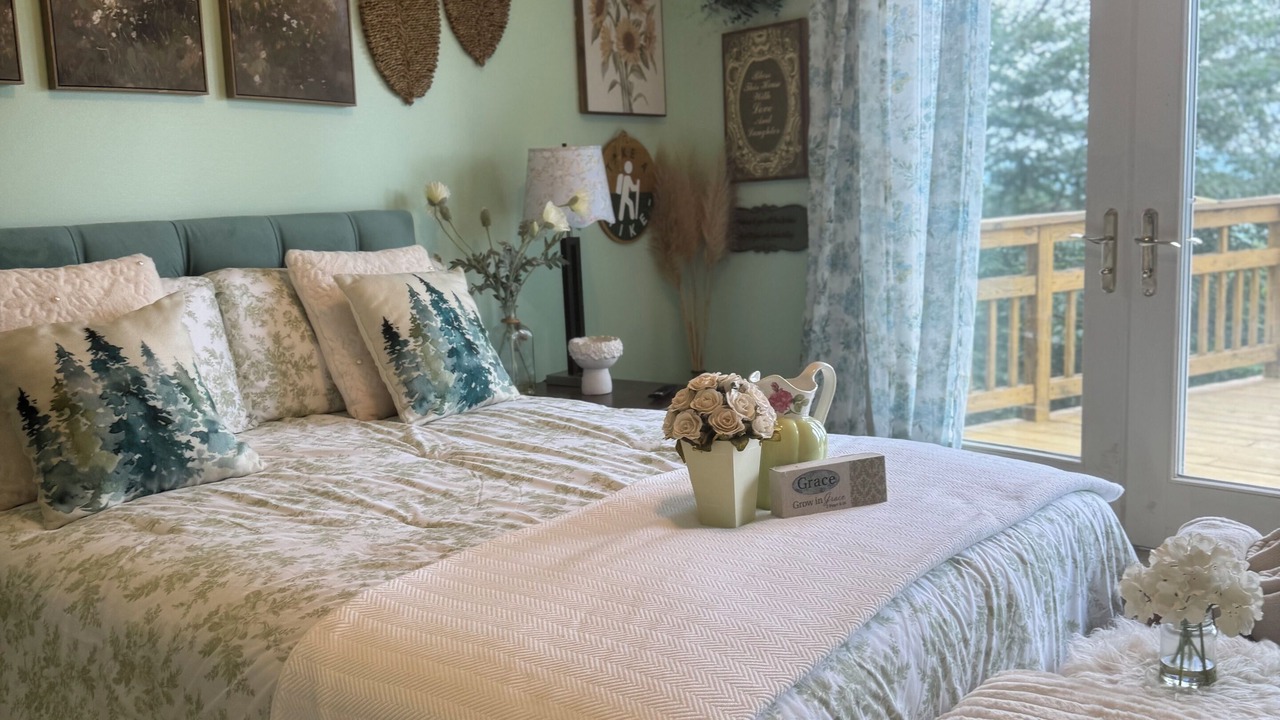 Photo of Bedroom in Old Timberline