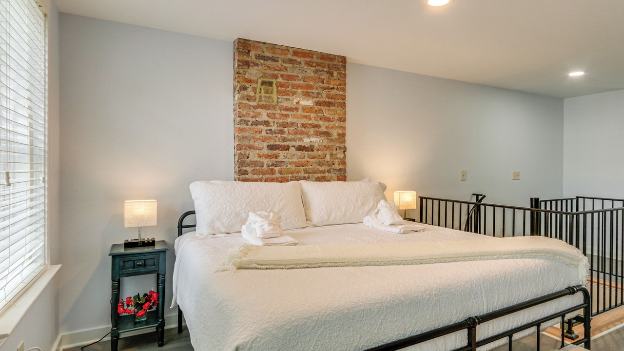 Photo of Bedroom in Downtown