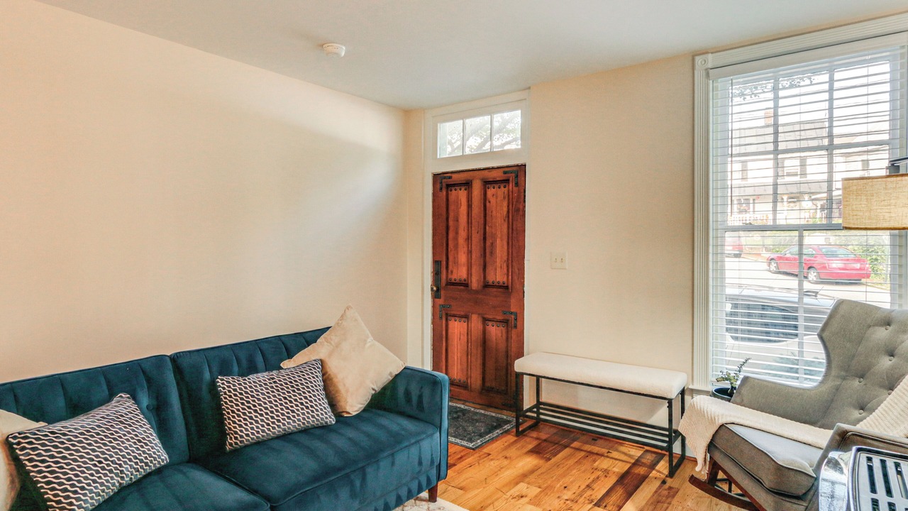 Photo of Livingroom in Downtown