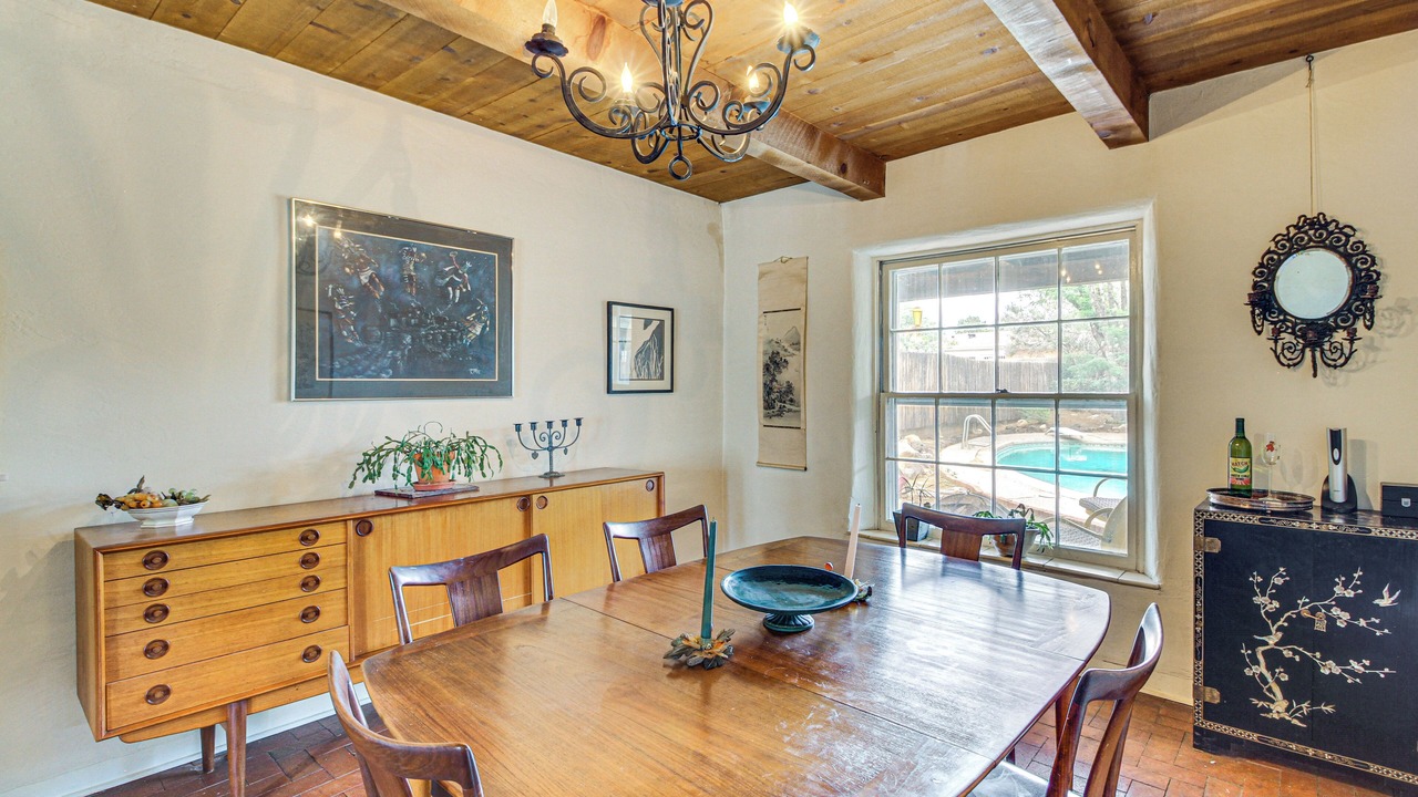 Photo of Livingroom in Northeast Heights