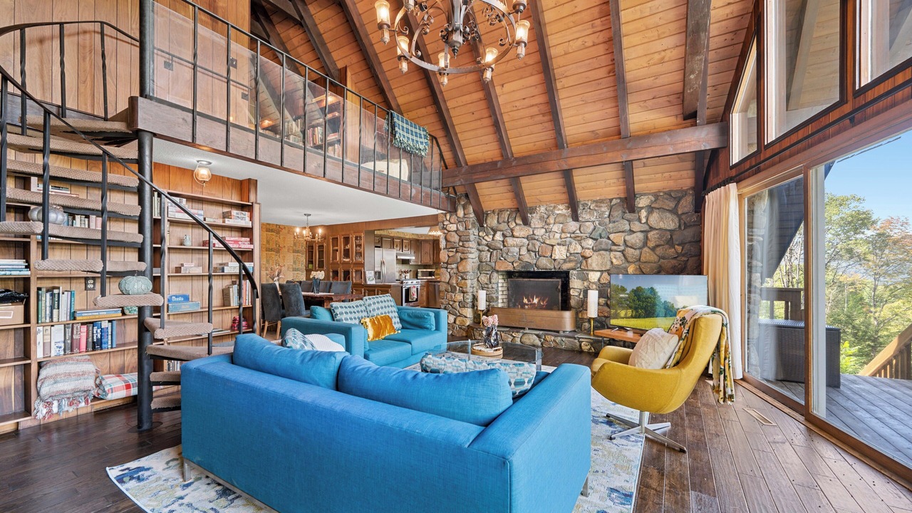 Photo of Livingroom in Waterbury